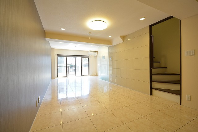 南青山グリーンヒルハウス　リビングダイニングキッチン