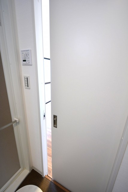 サンセール広尾　浴室から洋室へ