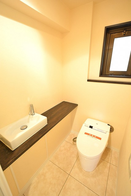 南青山グリーンヒルハウス　トイレとクローゼットのホール