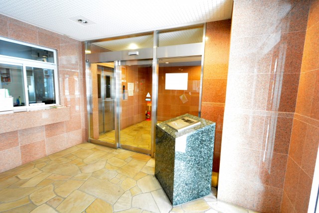 アフェクシオン南烏山　エントランス内