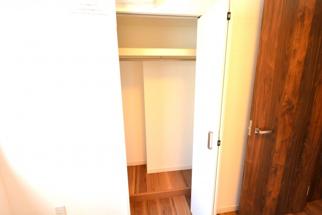 サンセール広尾　洋室5.2クローゼット