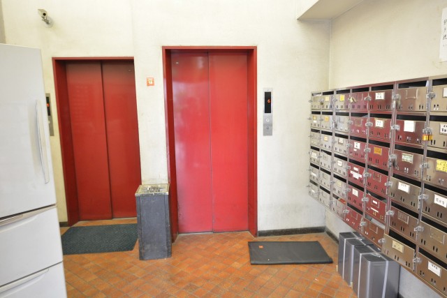 モンテベルデ築地　エントランス中