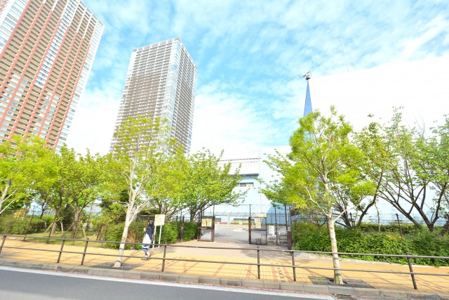 芝浦アイランドケープタワー　夕凪橋際遊び場