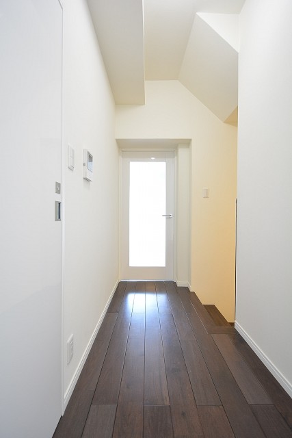 南青山グリーンヒルハウス　2階廊下