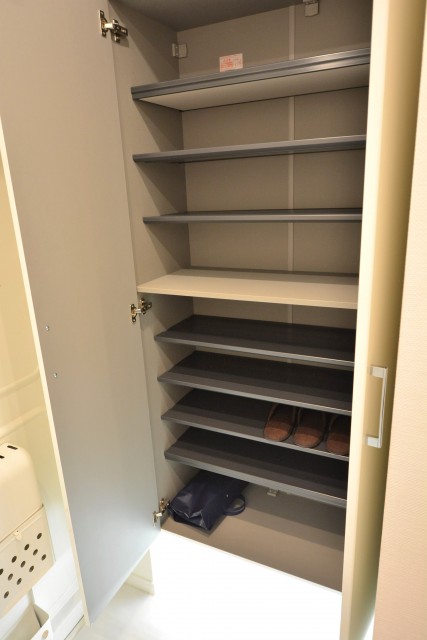 ファミール築地　シューズボックス