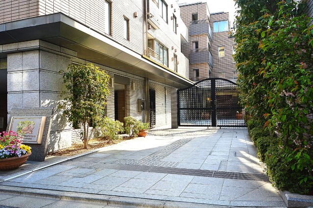 ライオンズマンション南青山グランフォート　周辺