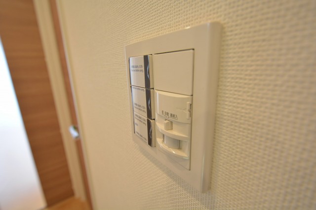 ファミール築地　人感センサー