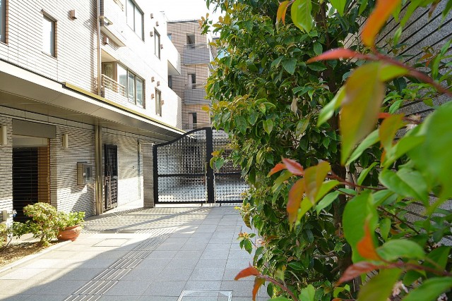 ライオンズマンション南青山グランフォート　エントランス