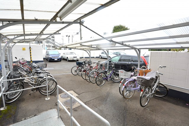 砧スカイハイツ　駐輪場