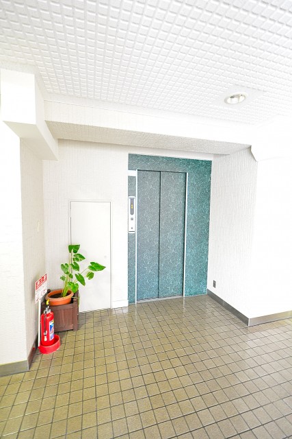 代々木スカイハイツ　エレベーターホール