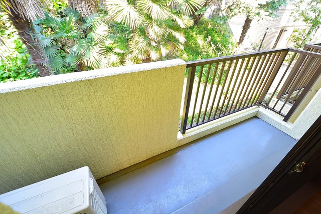 南青山グリーンヒルハウス　ベッドルームのバルコニー