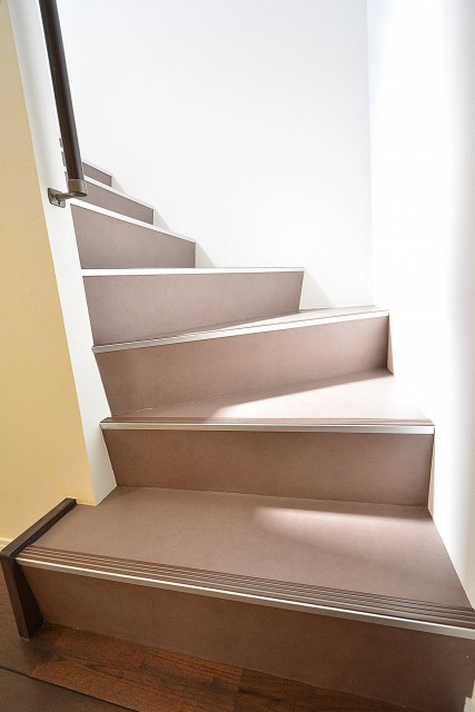 南青山グリーンヒルハウス　ルーフバルコニーへの階段