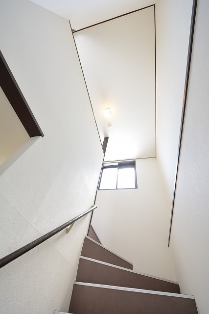 南青山グリーンヒルハウス　ルーフバルコニーへの階段