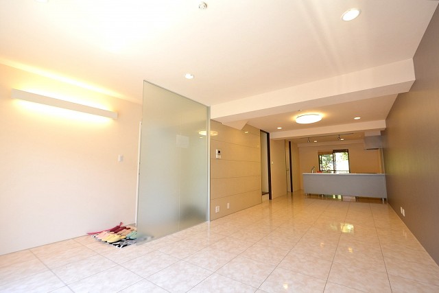 南青山グリーンヒルハウス　リビングダイニングキッチン