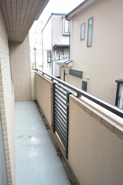 ディアナコート成城　東側バルコニー