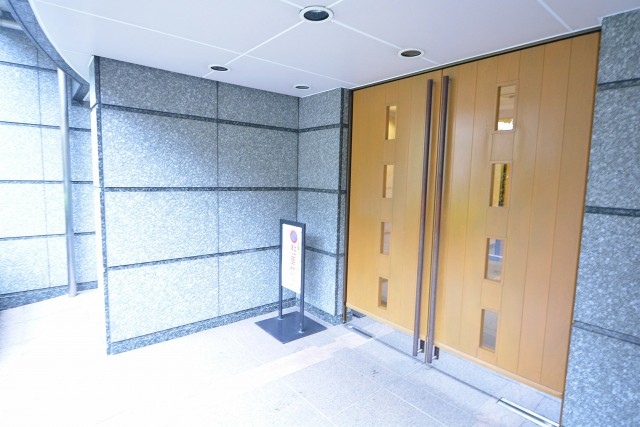 ディアナコート成城　外エントランス