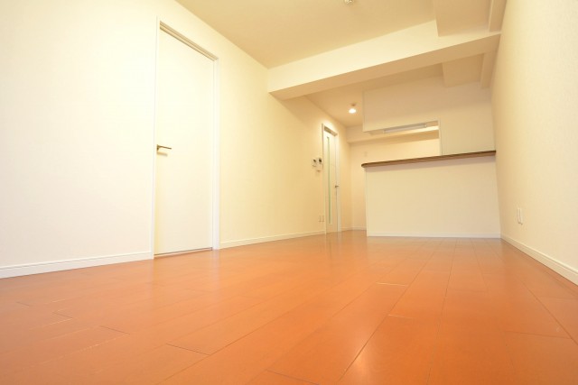 東武ハイライン第2芝虎ノ門　リビングダイニング逆サイド