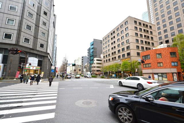 ハイライン第2芝虎ノ門　駅前交差点