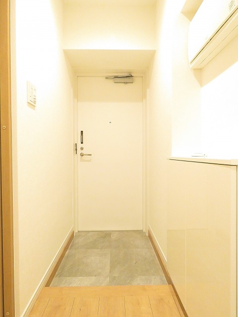 護国寺ロイアルハイツ　玄関ホール