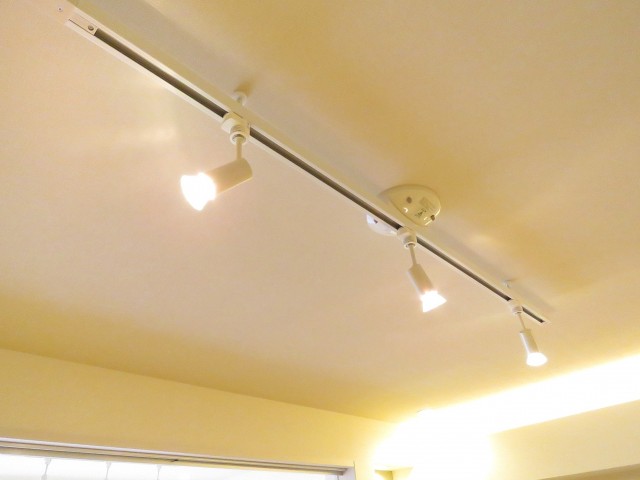 月島四丁目住宅　照明