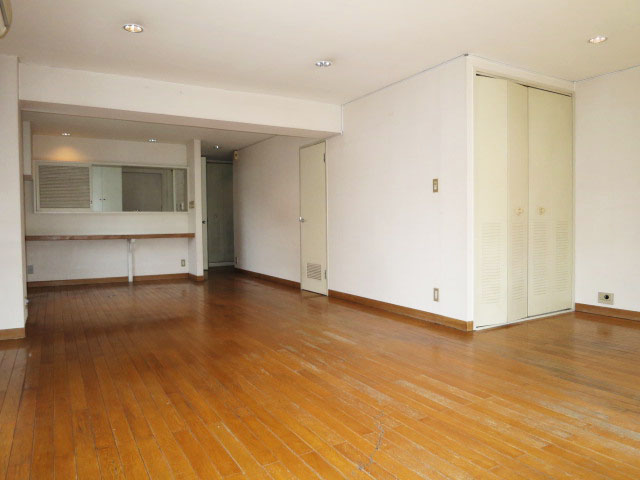 セントラル第二青山　約23帖の広々スペース