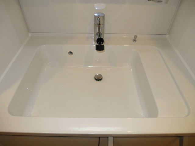 本郷壱岐坂ハイツ　機能的な洗面化粧台