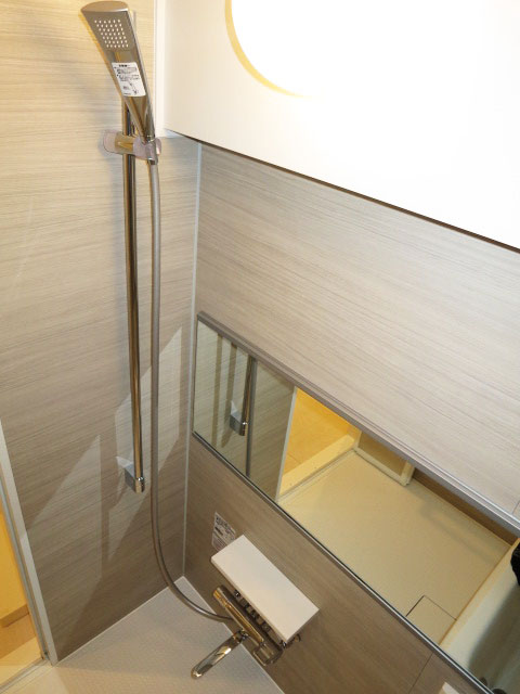 本郷壱岐坂ハイツ　広々としたバスルーム