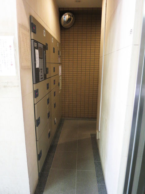 サンクレイドル・レヴィール池袋　宅配ロッカー