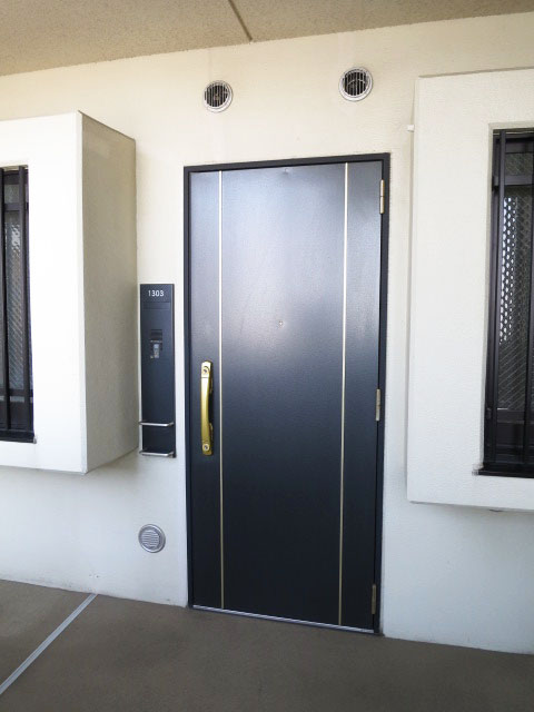 サンクレイドル・レヴィール池袋　玄関ドア