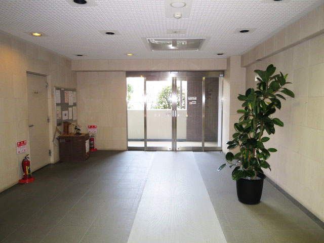 サンクレイドル・レヴィール池袋　エントランス