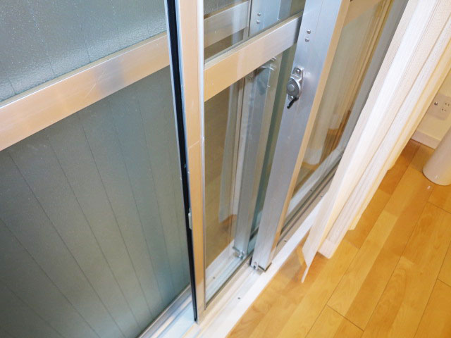 バルコニーに面した窓は二重サッシ