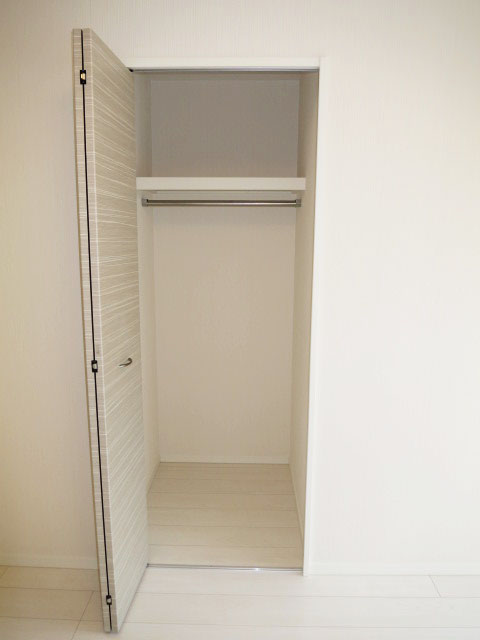 約5.9帖の洋室　収納