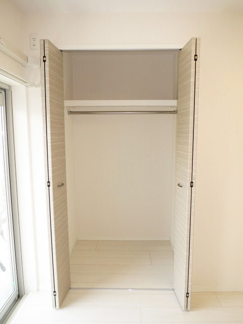 約6.4帖の洋室　収納