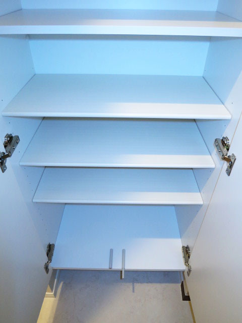 トーア早稲田マンション　トール型シューズボックス付の玄関