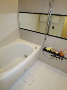 トーア早稲田マンション　浴室換気乾燥機付のバスルーム