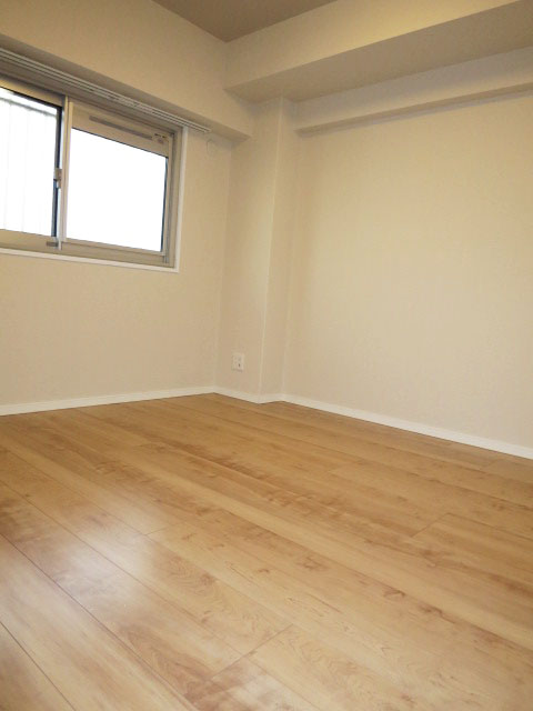 トーア早稲田マンション　玄関横の洋室