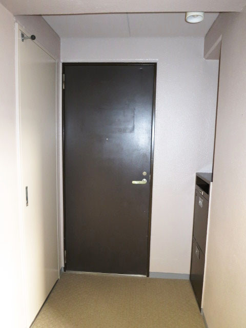 ルネ御苑プラザ　玄関ドア