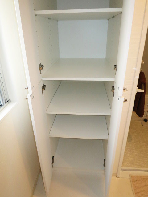 洗面室のリネン庫