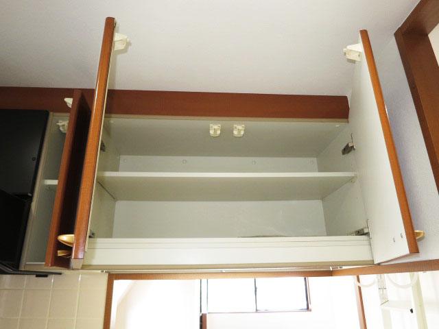 スカーラ四谷　キッチン上部の吊戸棚