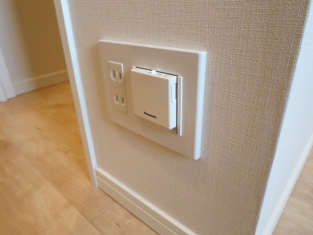 足元にはフットライトが設置されています