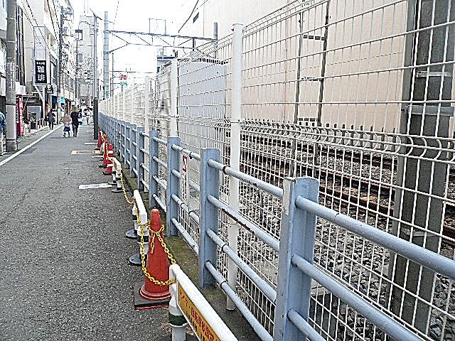 ホームズ緑が丘　マンションまでの道のり