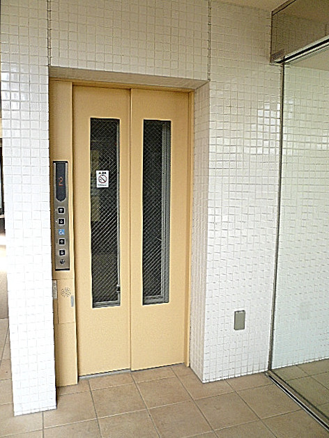 ホームズ緑が丘　エレベーター