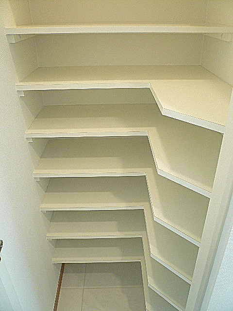 ホームズ緑が丘　シューズクローゼット