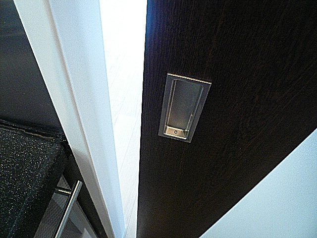 ホームズ緑が丘　キッチンから洋室へ