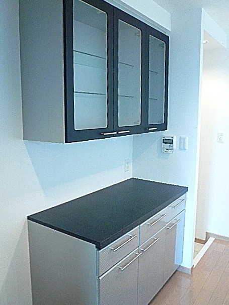 ホームズ緑が丘　カウンター収納棚