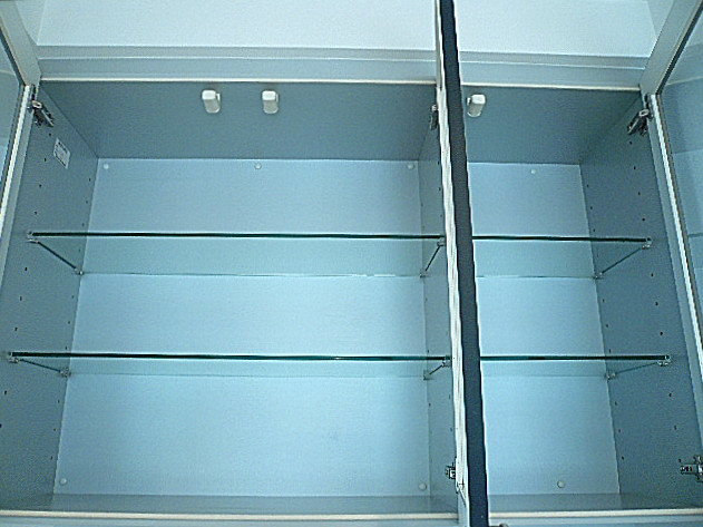 ホームズ緑が丘　カウンター収納棚