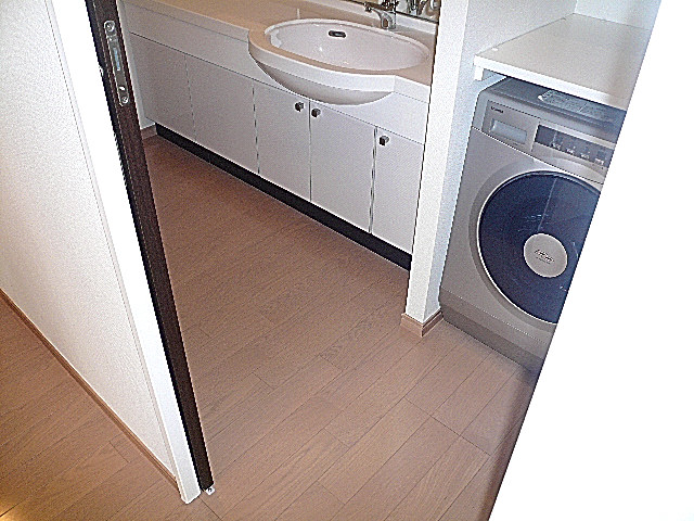 ホームズ緑が丘　サニタリールーム