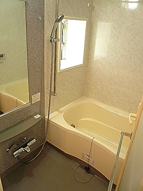 ホームズ緑が丘　追炊機能付き浴室