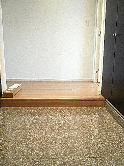 深沢ハウス　広々とした玄関ホール204