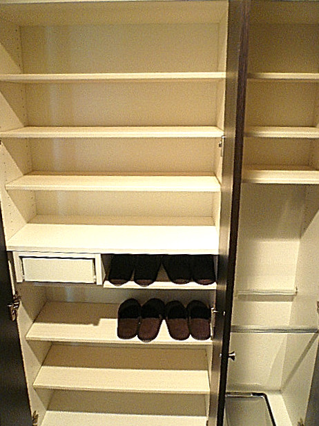 深沢ハウス　玄関収納充実です！204